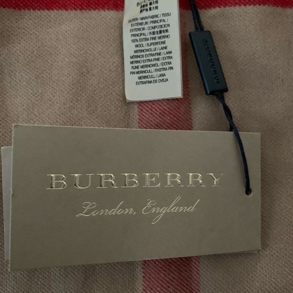 BNWT Authentic Burberry Charlotte Reversible Wool Cape Camel - Picture 7 of 11